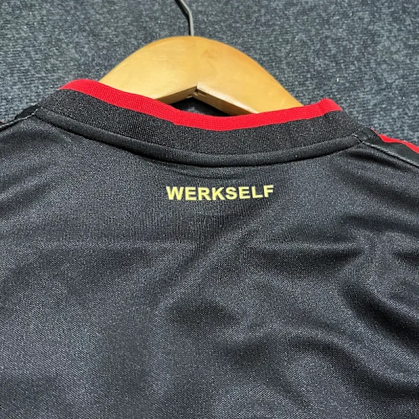 24-25 Bundesliga Championship Edition Leverkusen tröjor S