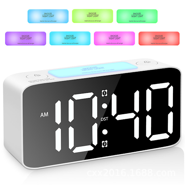 Superhög väckarklocka för tunga sovande vuxna, digital klocka med 7-färgs nattljus, justerbar volym, dimmer, USB laddare, små klockor för sovrum vit
