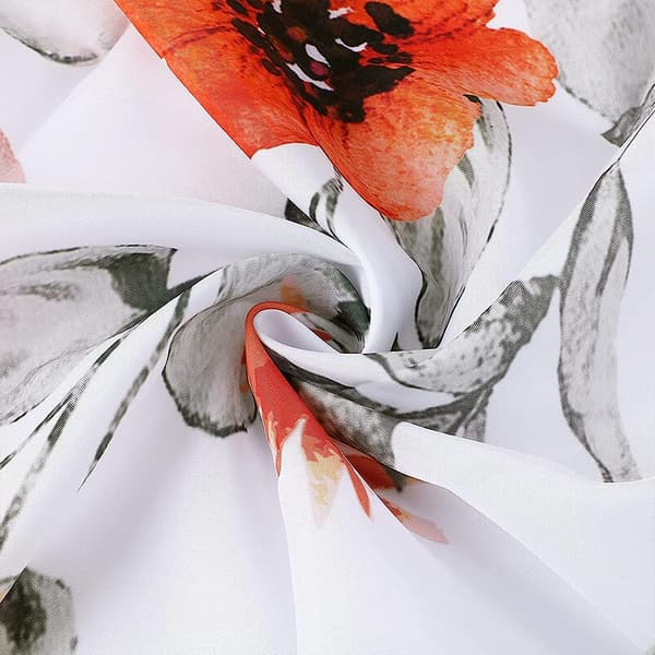 Duschdraperi, Duschdraperi i tyg, Vitt blommigt duschdraperi
