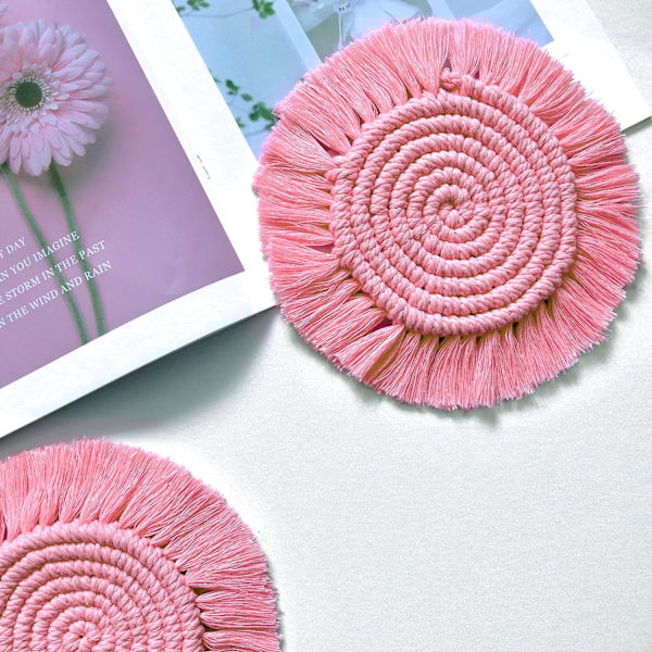 Imukykyiset lasinaluset juomille, Boho-lasinaluset puupöydälle, Makramee-lasinaluset, Maalaistalon lasinalussetti kupeille ja mukeille, 2 kpl pyöreä, Pinkki