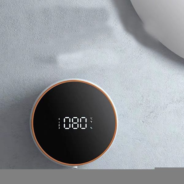 Väggmonterat automatiskt badrum med flytande tvål vit black