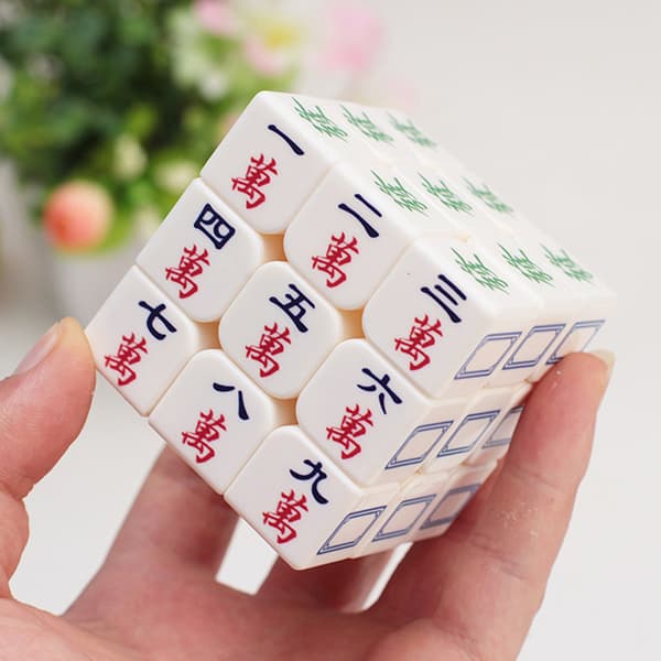 5,6 cm Mahjong Speed ​​Magic Cube Pussel Luminous Rotation Cubos M A7 A7