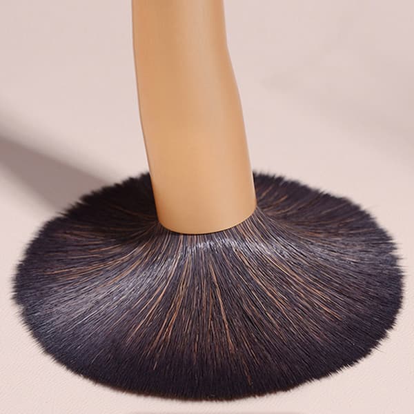 1st Liquid Soft Blush Contour Face Powder Brush