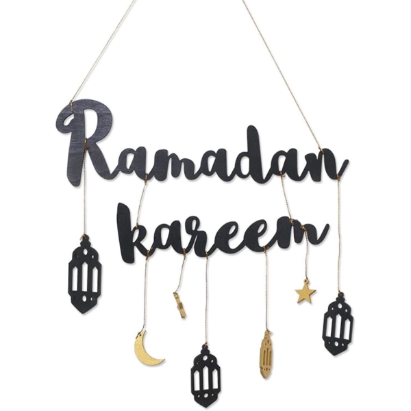 Väggdekorationen hängs med orden "Ramadan Karim"