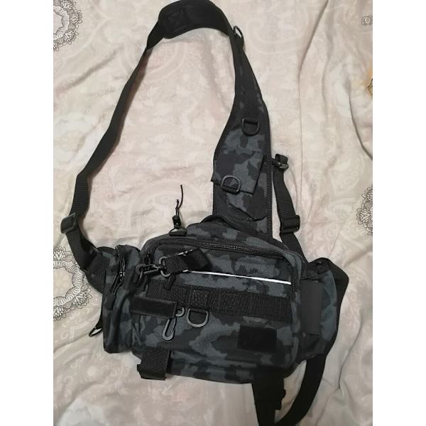 Multifunktionell lutande axelväska för fiske brown Scorpio Camo