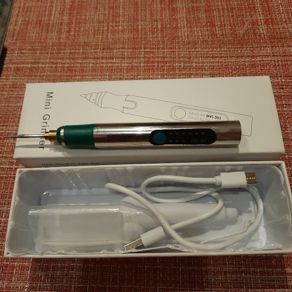 Mini elektrisk skärpenna 1st