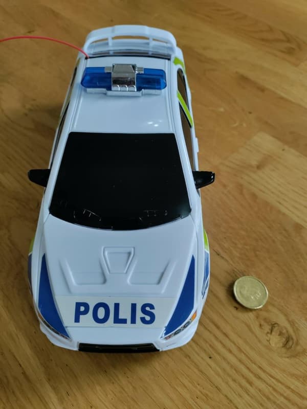 22cm Radiostyrd Polisbil . Fr 3år