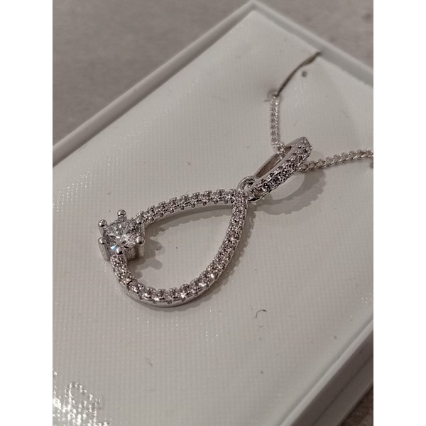 Halsband i äkta silver prydd med Kubisk Zirkonia