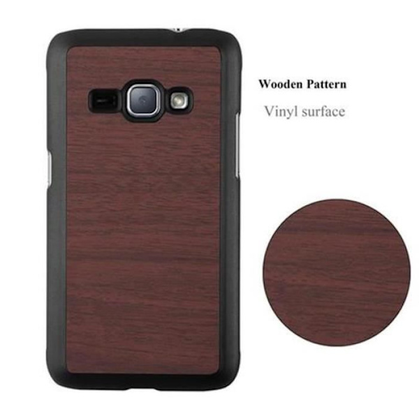 Fodral Samsung Galaxy J1 2016 (6) WOODY CAFÈ BROWN Cadorabo Design WOODY Hårt fodral Skydd Anti-chock Skydd Ultra Slim Bumper Woody Coffee Brun