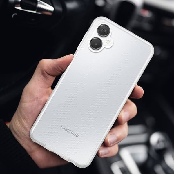 Transparent stötsäker silikonfodral för Samsung Galaxy A06 Vit