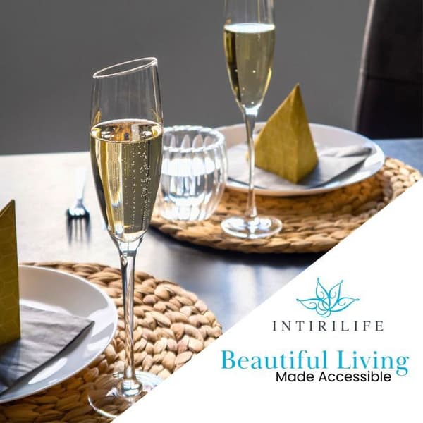 Set med 2 champagneglas 150 ml - prosecco och mousserande, modern kant, tål diskmaskin Vit