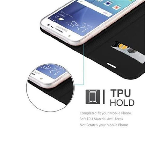Samsung Galaxy J5 2015 (5) Fodral i CLASSY BLACK från Cadorabo (METALLIC MATT Design) Helt skyddsfodral med flip flik