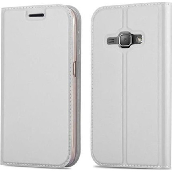 Samsung Galaxy J1 2016 (6) Fodral i KLASSIGT SILVER från Cadorabo (METALLIC MATT Design) Helt skyddsfodral med flipflik