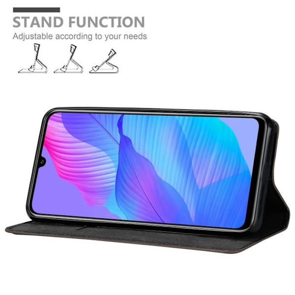 Mobilfodral - CADORABO - Huawei P SMART S - Syntetiskt läder - Kaffeebrun - Magnetisk stängning kaffe brunt