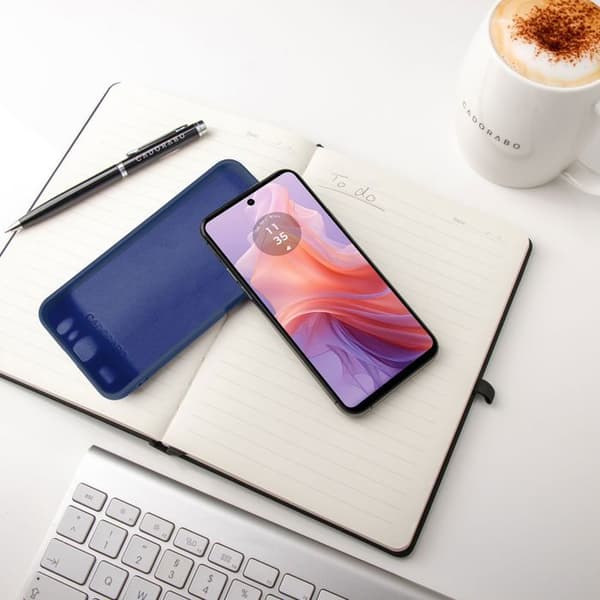 Skyddande stötsäker skal för Motorola Moto E14 i LIQUID BLUE Blå