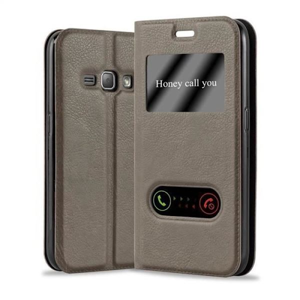 Cadorabo Fodral för Samsung Galaxy J1 2016 i STONE BROWN – Skyddsfodral med horisontellt stativ och två fönster – View Case