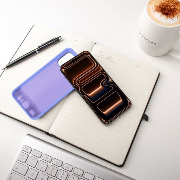 Skal för iPhone 17 PRO Stötabsorberande i LIQUID LIGHT PURPLE Violett