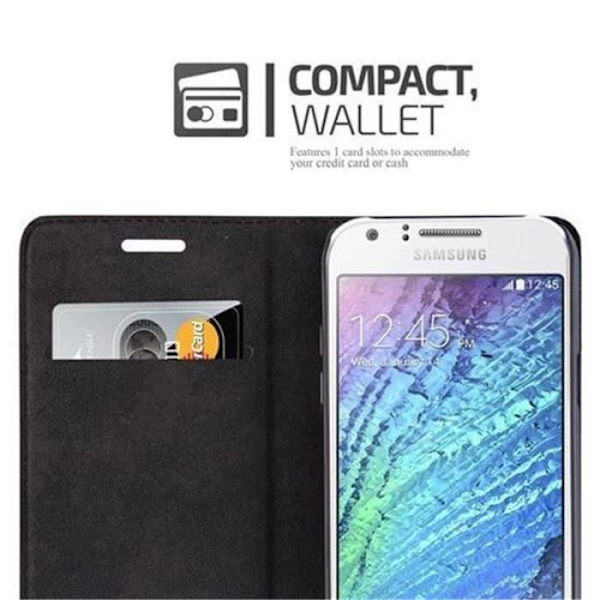 Samsung Galaxy J1 2015 (5) Fodral i ÄPPELRÖD från Cadorabo (INVISIBLE MAGNETIC CLOSURE Design) Fodral med fullständigt skydd