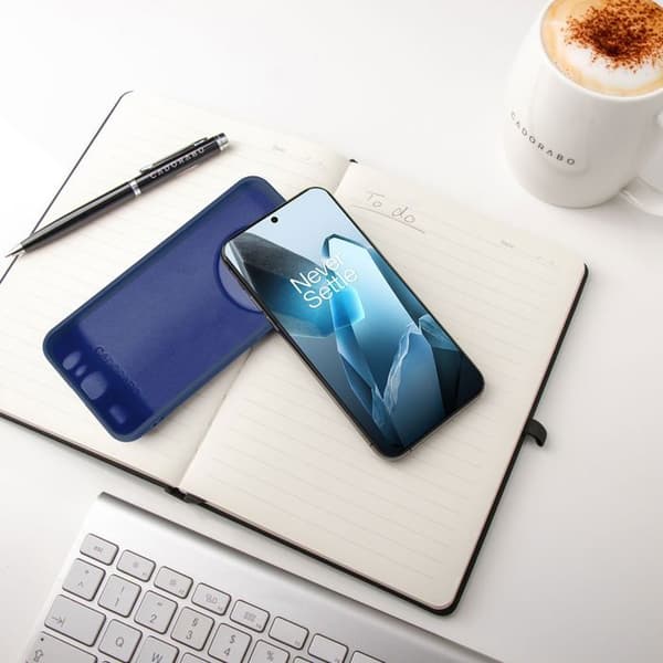 Skyddande skal för OnePlus 13 Stötabsorberande i LIQUID BLUE Blå
