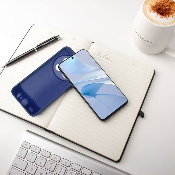 Skyddande stötsäker skal för Huawei NOVA 13i i LIQUID BLUE Blå