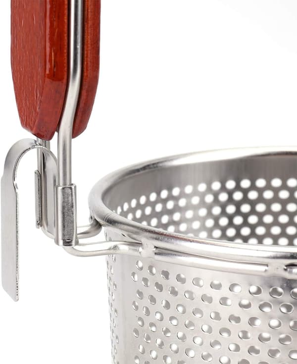 [RM]Durable and Rust-Proof Pasta Strainer with Wooden Handle, Multifunctional Stainless Steel Sieve for Professional Kitchen Use, Micro-Perforated