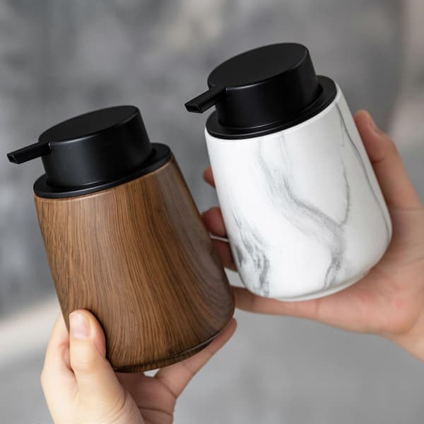 Elegant marmor badeværelsestilbehør salviegrøn sæbedispenser sæt med bakke tilføjer stil til rummet gray wood grain