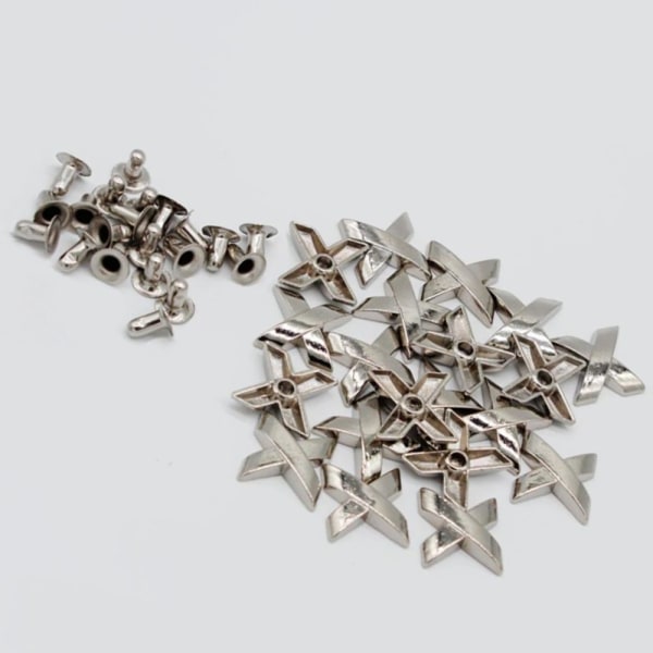 20 set x formade nitar för klädesplagg väska hatt läderjacka dekor silver