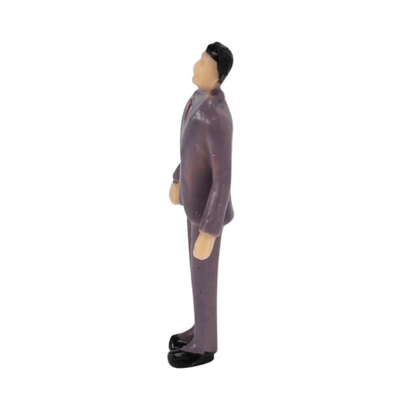 50 stk. G-skala 1:30 blandede malede modelfigurer til tog, park og gade