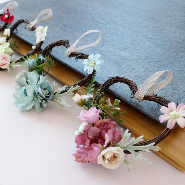Rattansimulerat hjärta rustik ros blomma hem dörr överstycke dekor dammrosa