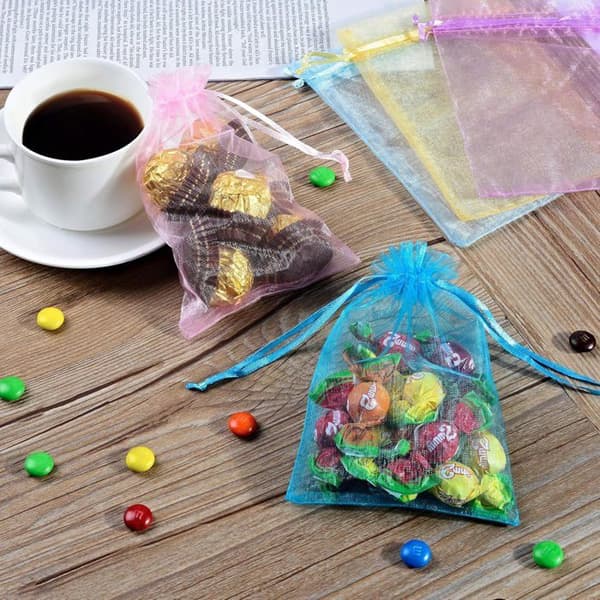 Små organzapåsar, bröllopspresentpåsar, förpackning med 100 små presentpåsar (16 x 11 cm)