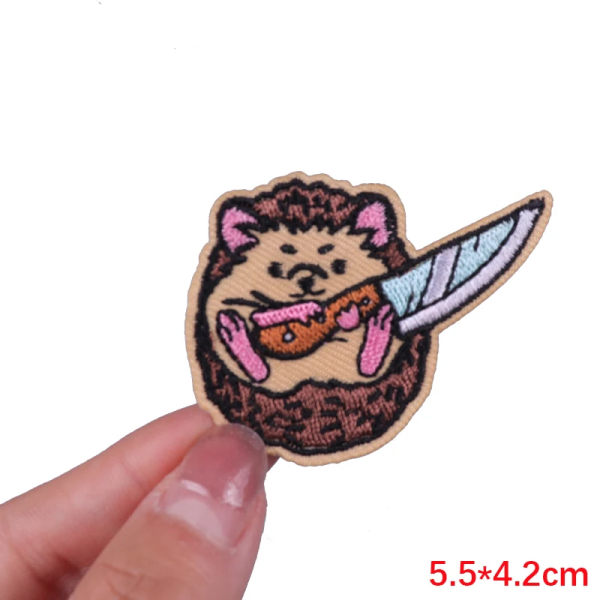 Iron on Patches Cartoon Anime Patches Broderade applikationssats 5 st slumpmässig färg PE7105CT