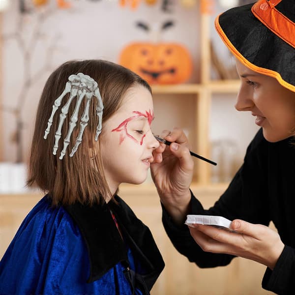 2 stk realistiske skjeletthender Halloween Spøkelseshånddekorasjon Spøkelseshusrekvisitter