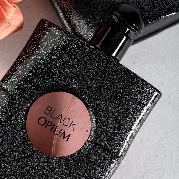 Sort opiumparfume, en frisk og let duft af sort kaffe til kvinder.