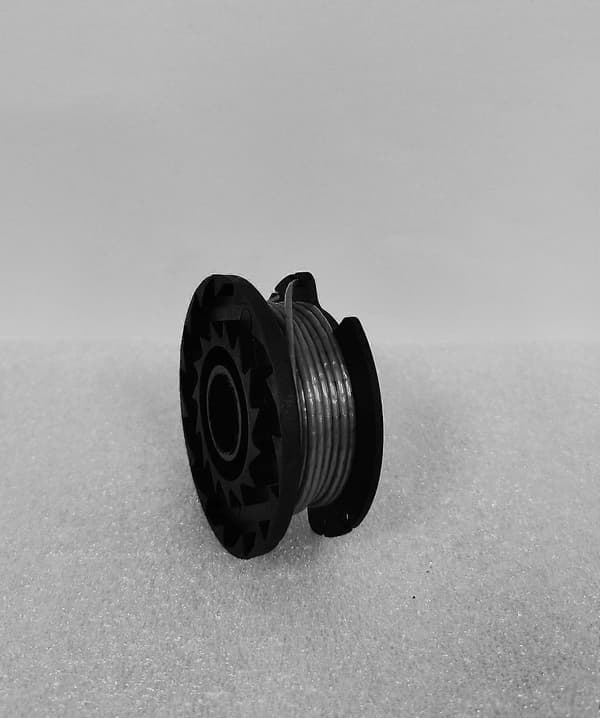 F016800569 Påfyll og integrert trådspole 4 m lang 1,6 mm tykk tråd for trimmere, svart, 55 * 23 mm