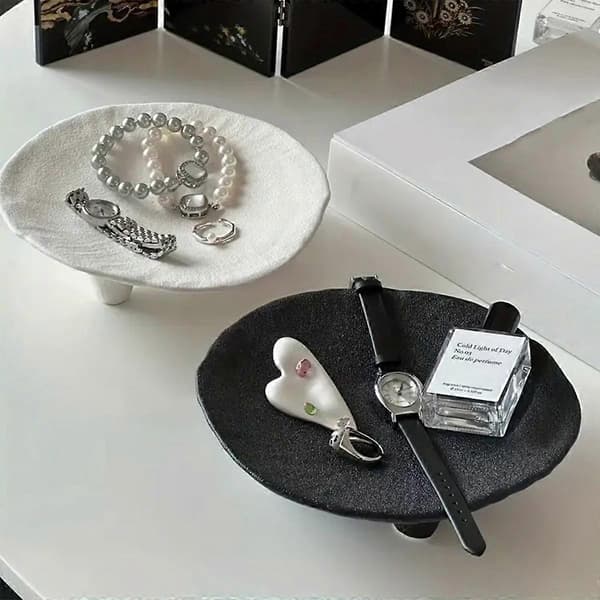 Keramisk smyckesbricka med trebent konstnärlig design, multifunktionell oval skrivbordsbricka size