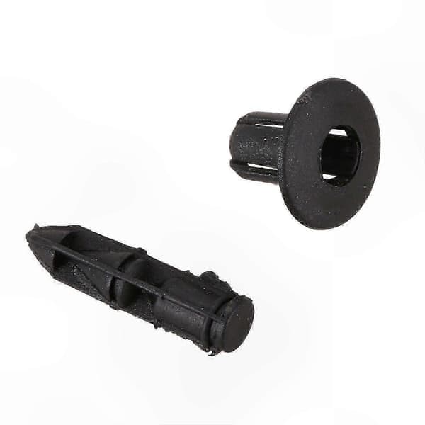50 kpl 6x12mm ja 100 kpl 7mm muoviniittejä autokäyttöön