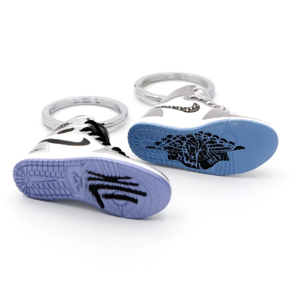 Mini 3D sneakers bilaccessoarer nyckelring style 8