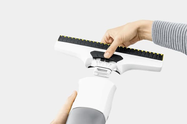 [RM]Battery-powered glass cleaner (extremely long battery life: 100 minutes, replaceable nozzle, spray bottle with microfiber cloth)