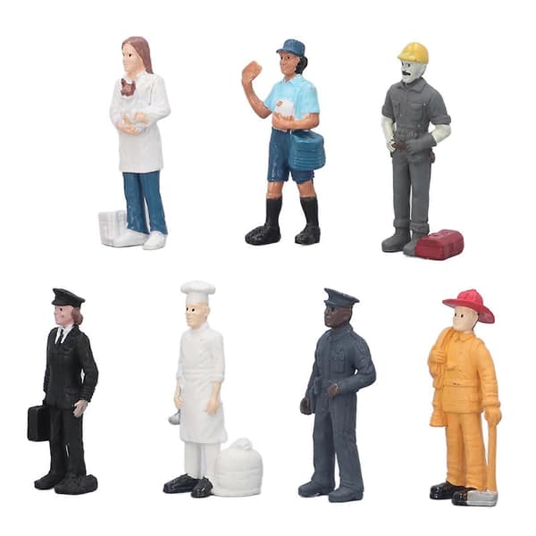 7 stk. myke plastfigurer, simuleringskarakterer for rollespill for barn 3+ år
