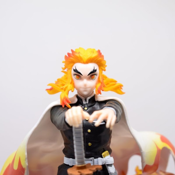 Demon Slayer Rengoku Kyoujurou figur 20 cm med Demon Slayer musmatta