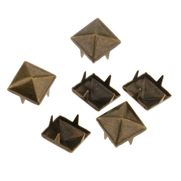 100 st Fyrkantiga Pyramid Nitar Dubbar Spik Skruv Hantverk DIY Utsmyckning Koppar