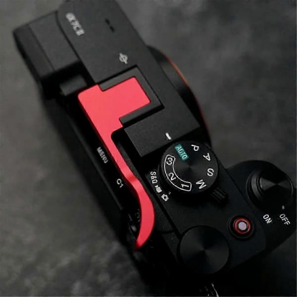 Blitzskodæksel til kamera med tommelfingergreb-adapter dekoration til Alpha 7C II ILCE-7CM2 A7c blitzskobeskyttelsestilbehør Red