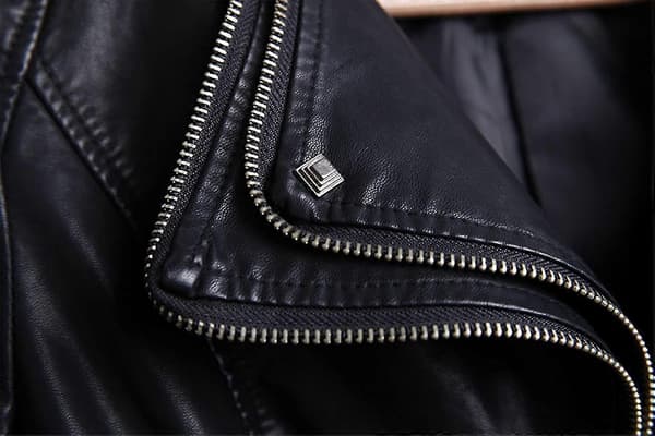 Damers modeformande dubbad bikerjacka i fuskläder L