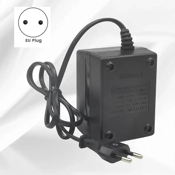 2X strømtransformator spenningsregulator 220V til 110V spenningsomformer nedtrappingstransformator 220 EU-plugg inverter 300W Black