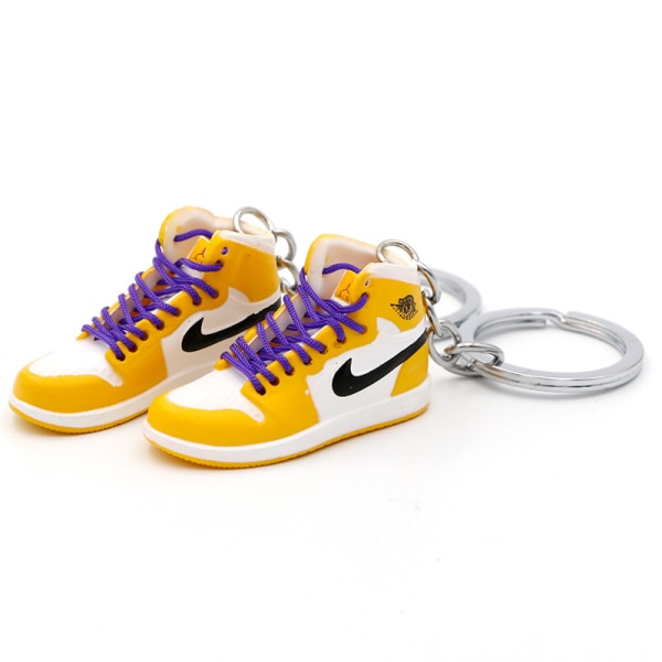 Mini 3D sneakers bilaccessoarer nyckelring style 8