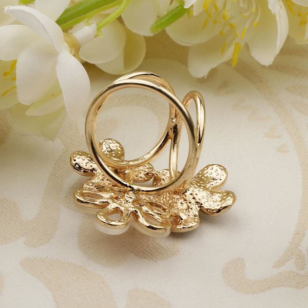 Kvinnor Blomma Form Kristall Emalj Scarfsspänne Ring Clip Scarf Smycken 2st