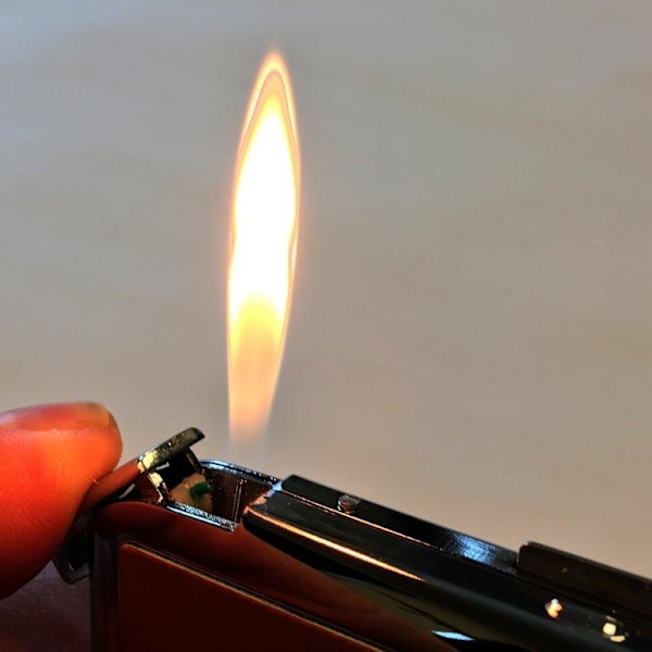 Refillable lighter and cigarett case for 10 cigarettes