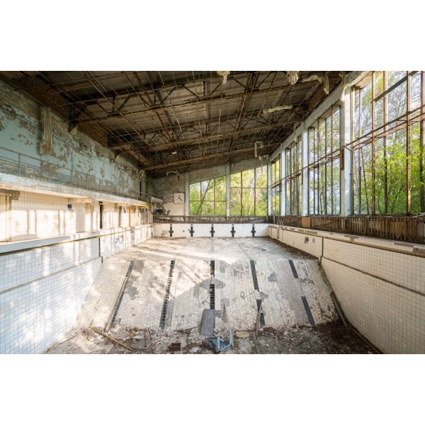 Swimming Pool In Chernobyl MultiColor 70x100 cm