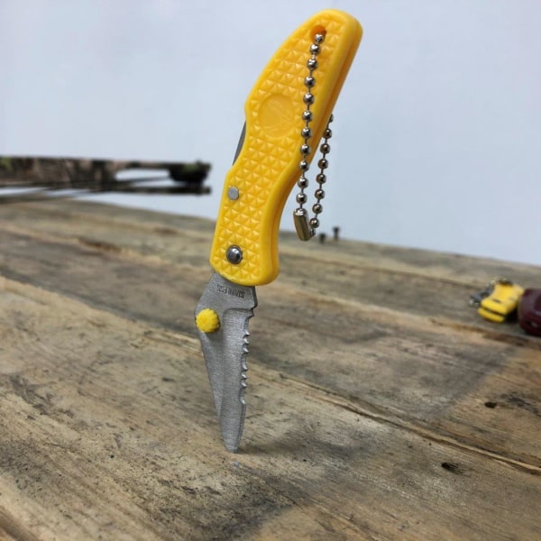 Master Cutlery - simple and good Folding knife Yellow Gul 1