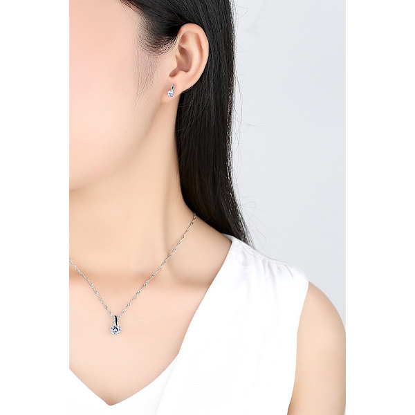 Vackert set matchande örhängen och halsband - modern design